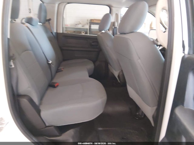 3C6RR6KG0LG209370 RAM 1500 Classic Tradesman 4x2 5&#039;7 Box