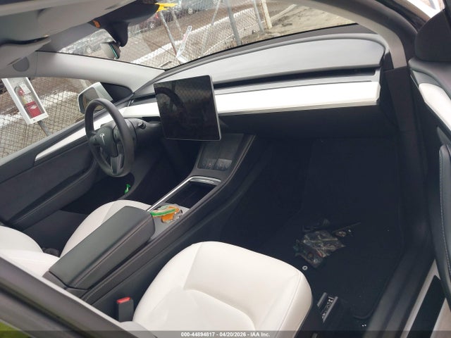 44894817 :رقم المزاد ، 7SAYGDED0SF229710 vin ، 2025 Tesla Model Y Long Range Dual Motor Rear-wheel Drive مزاد بيع
