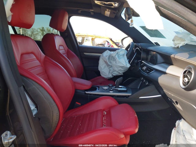 2023 Alfa Romeo Stelvio Veloce Awd მანქანა იყიდება აუქციონზე, vin: ZASPAKBN8P7D53644, აუქციონის ნომერი: 44894874