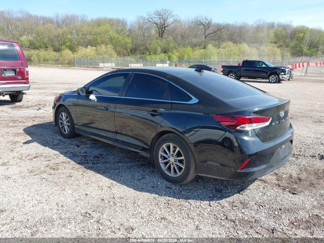 2018 HYUNDAI SONATA 5NPE24AF1JH725279 Photo 2