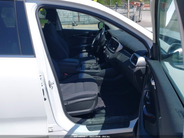 Продажа на аукционе авто 2017 Kia Sorento 2.4l Lx, vin: 5XYPG4A31HG256633, номер лота: 44894917