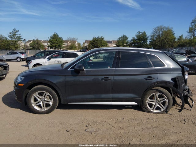 44894946 :رقم المزاد ، WA1BNAFY3J2207107 vin ، 2018 Audi Q5 2.0t Premium/2.0t Tech Premium مزاد بيع