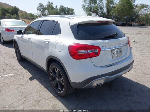 Mercedes-Benz GLA 250 2020 W1NTG4EB7LU040687 Image 3