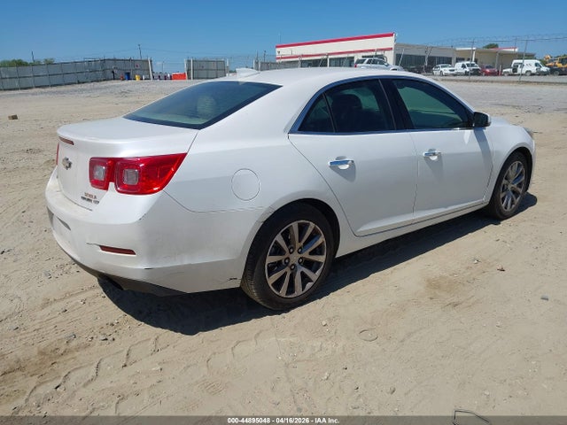 2015 Chevrolet Malibu 1lz მანქანა იყიდება აუქციონზე, vin: 1G11F5SL5FF253045, აუქციონის ნომერი: 44895048