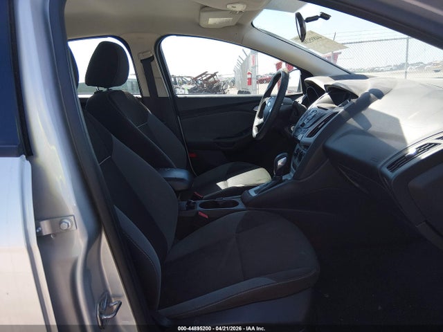 1FADP3F28EL414162 Ford FOCUS SE