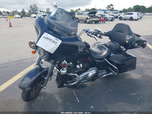 Harley-Davidson FLHXSE 2020 1HD1PXL18LB956931 Image 2