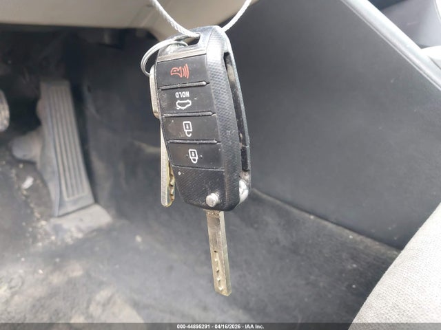 5XXGT4L38JG209635 KIA Optima Lx
