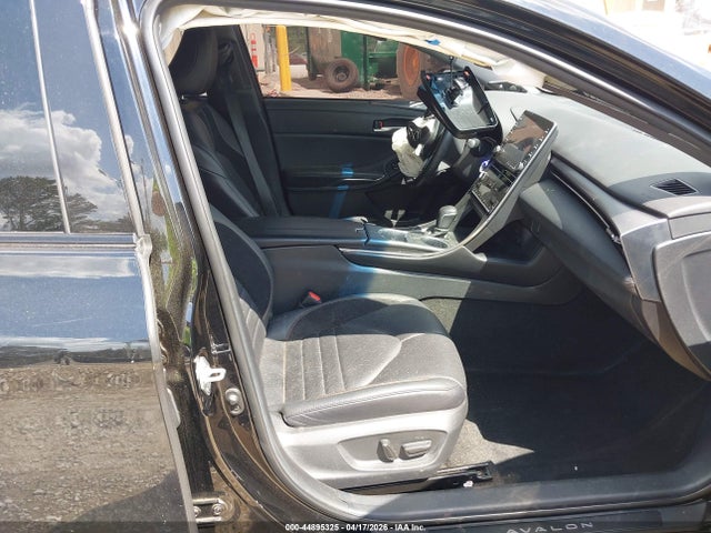 Продажа на аукционе авто 2022 Toyota Avalon Xse Nightshade Hybrid, vin: 4T1EA1AB0NU011097, номер лота: 44895325