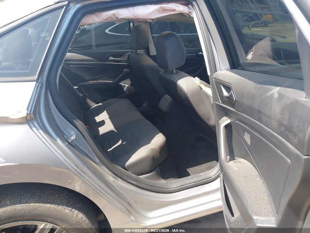 2024 Volkswagen Jetta 1.5t Se მანქანა იყიდება აუქციონზე, vin: 3VW7M7BU2RM020978, აუქციონის ნომერი: 44895339