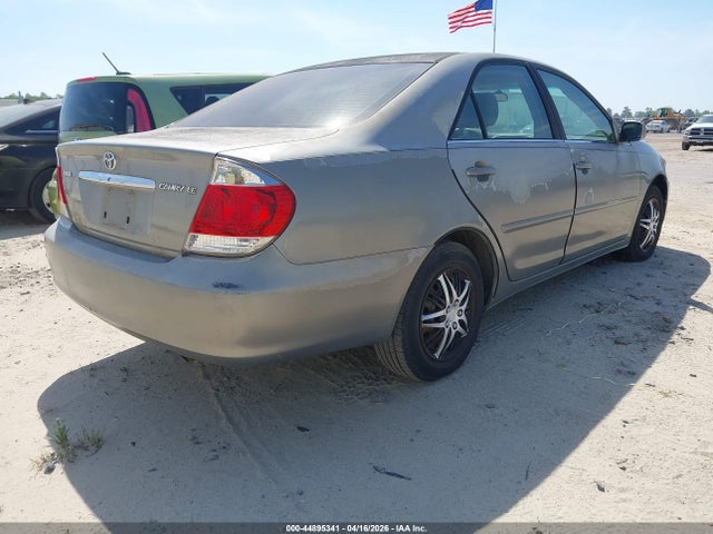 2006 TOYOTA CAMRY JTDBE30K063043791 Photo 3