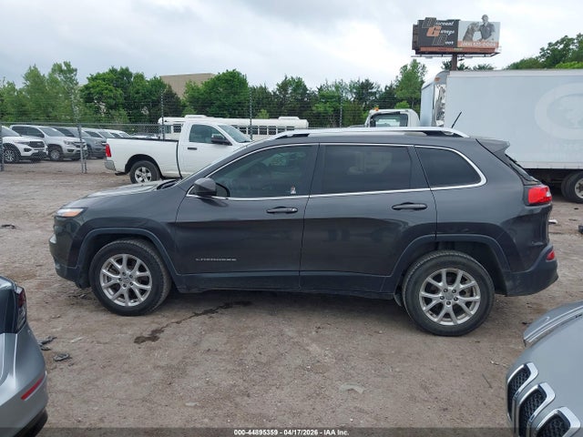 2015 Jeep Cherokee Latitude მანქანა იყიდება აუქციონზე, vin: 1C4PJLCBXFW720423, აუქციონის ნომერი: 44895359