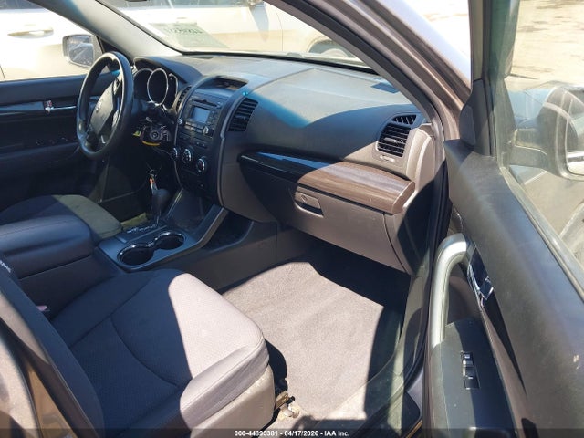 44895381 :رقم المزاد ، 5XYKT3A14BG110815 vin ، 2011 Kia Sorento Lx مزاد بيع