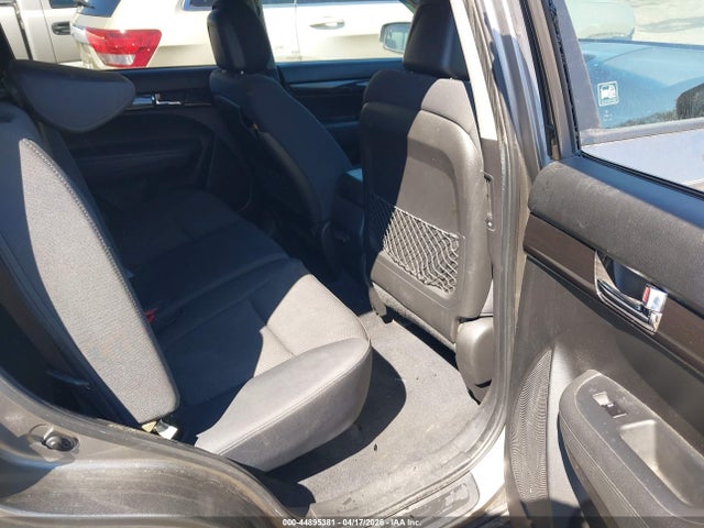 44895381 :رقم المزاد ، 5XYKT3A14BG110815 vin ، 2011 Kia Sorento Lx مزاد بيع