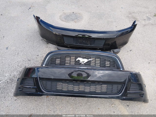 Продажа на аукционе авто 2014 Ford Mustang V6 Premium, vin: 1ZVBP8AM4E5260378, номер лота: 44895409