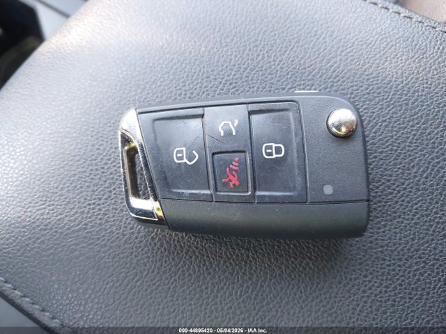 3VV3B7AX1LM081556 Volkswagen Tiguan