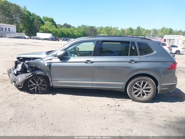 3VV3B7AX1LM081556 Volkswagen Tiguan