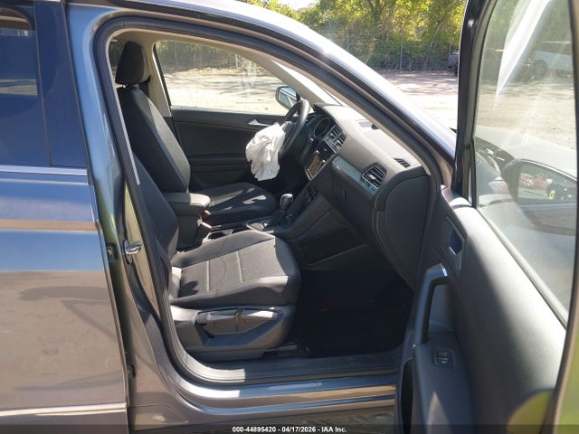 3VV3B7AX1LM081556 Volkswagen Tiguan