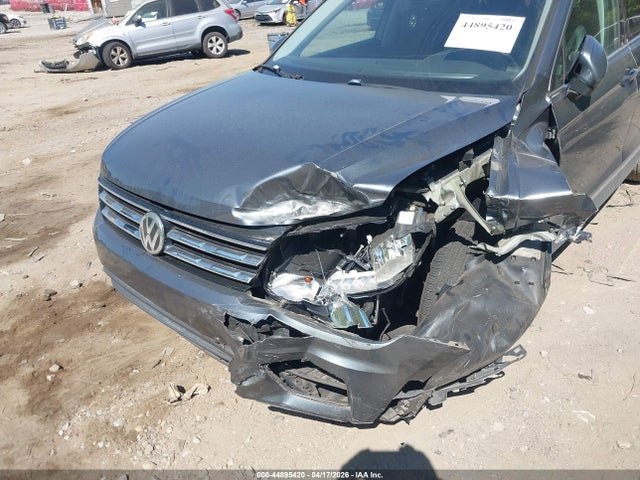 3VV3B7AX1LM081556 Volkswagen Tiguan