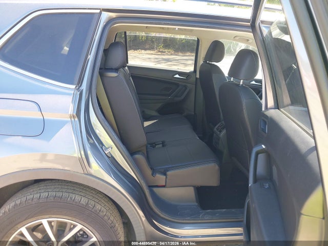 3VV3B7AX1LM081556 Volkswagen Tiguan