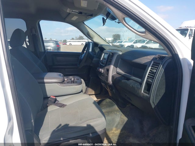 44895431 :رقم المزاد ، 1C6RR7KG3JS319079 vin ، 2018 Ram 1500 مزاد بيع