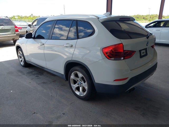 2013 BMW X1 WBAVM1C5XDVW41878 Photo 2