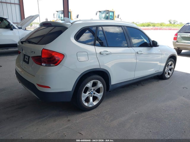 2013 BMW X1 WBAVM1C5XDVW41878 Photo 3