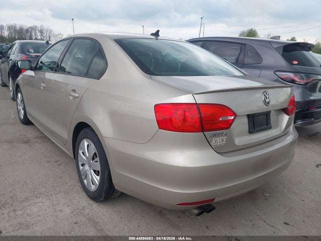 2014 Volkswagen Jetta 1.8t Se მანქანა იყიდება აუქციონზე, vin: 3VWD17AJ3EM244032, აუქციონის ნომერი: 44895493