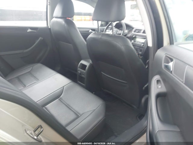 2014 Volkswagen Jetta 1.8t Se მანქანა იყიდება აუქციონზე, vin: 3VWD17AJ3EM244032, აუქციონის ნომერი: 44895493