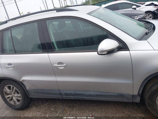 44895573 :رقم المزاد ، WVGAV7AX5GW606715 vin ، 2016 Volkswagen Tiguan S مزاد بيع