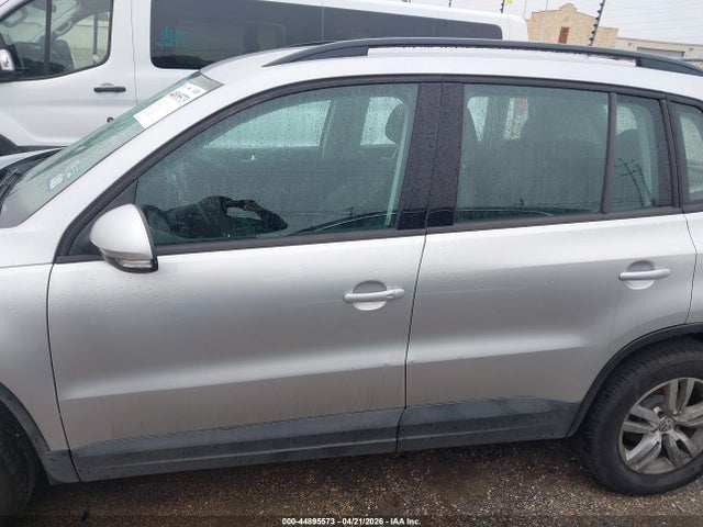 44895573 :رقم المزاد ، WVGAV7AX5GW606715 vin ، 2016 Volkswagen Tiguan S مزاد بيع
