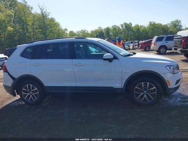 Продаж на аукціоні авто 2019 Volkswagen Tiguan 2.0t Se/2.0t Sel/2.0t Sel R-line/2.0t Sel R-line Black, vin: 3VV3B7AX6KM071880, номер лоту: 44895737
