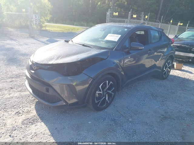 Toyota C-HR XLE 2022 NMTKHMBX4NR143457 Image 2