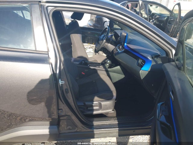 Toyota C-HR XLE 2022 NMTKHMBX4NR143457 Image 5