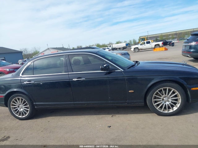 44895832 :رقم المزاد ، SAJWA79B66SH08873 vin ، 2006 Jaguar Xj Xj8 L مزاد بيع