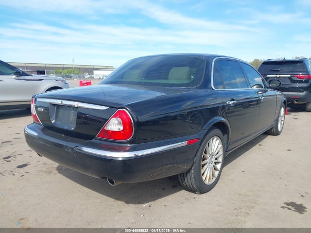 44895832 :رقم المزاد ، SAJWA79B66SH08873 vin ، 2006 Jaguar Xj Xj8 L مزاد بيع