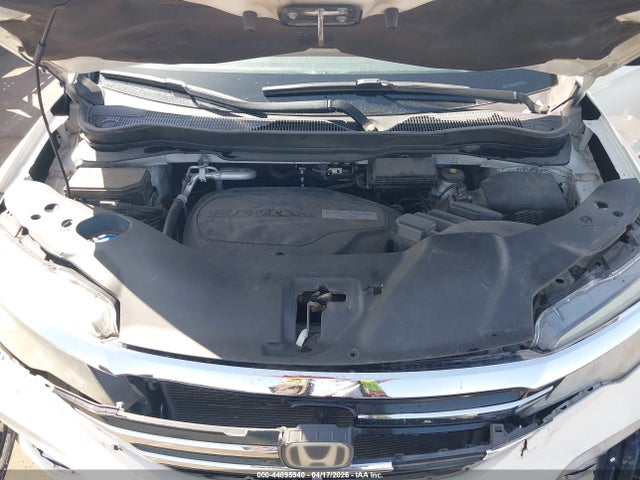 Honda Pilot Touring 2017 5FNYF5H90HB026774 Image 10