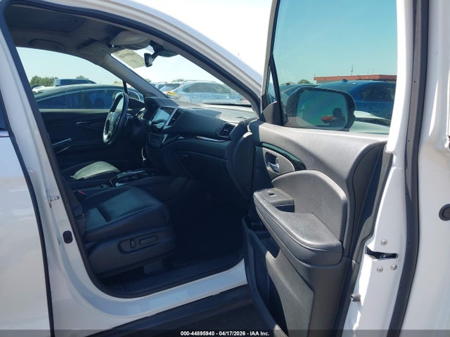 Honda Pilot Touring 2017 5FNYF5H90HB026774 Image 5