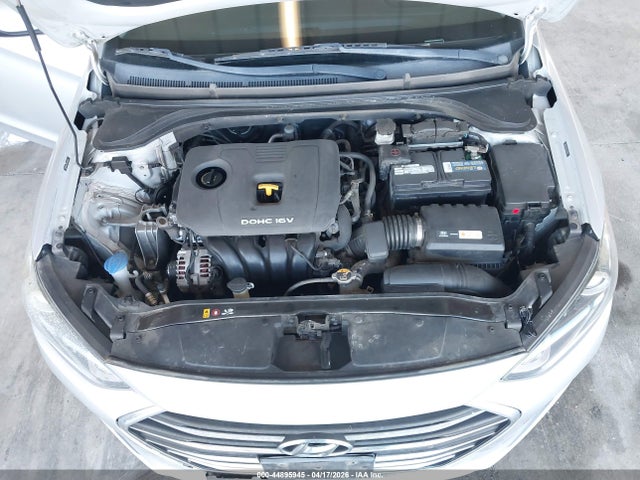 5NPD84LF4JH215385 Hyundai ELANTRA SEL