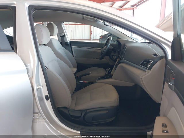 5NPD84LF4JH215385 Hyundai ELANTRA SEL