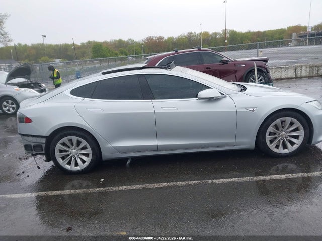 Tesla MODEL S 2016 5YJSA1E26GF149739 Image 13