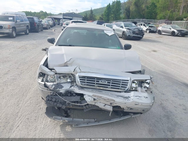 2005 Ford Crown Victoria Lx/lx Sport მანქანა იყიდება აუქციონზე, vin: 2FDFP74W65X121985, აუქციონის ნომერი: 44896019