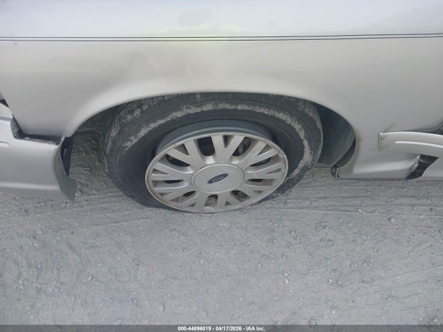 2005 Ford Crown Victoria Lx/lx Sport მანქანა იყიდება აუქციონზე, vin: 2FDFP74W65X121985, აუქციონის ნომერი: 44896019