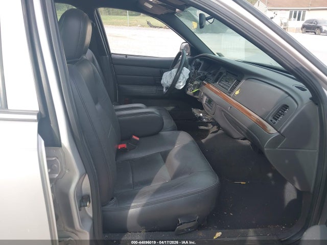 2005 Ford Crown Victoria Lx/lx Sport მანქანა იყიდება აუქციონზე, vin: 2FDFP74W65X121985, აუქციონის ნომერი: 44896019