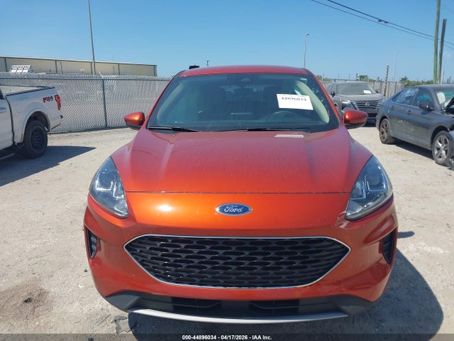2020 Ford Escape Se მანქანა იყიდება აუქციონზე, vin: 1FMCU0G6XLUA24262, აუქციონის ნომერი: 44896034