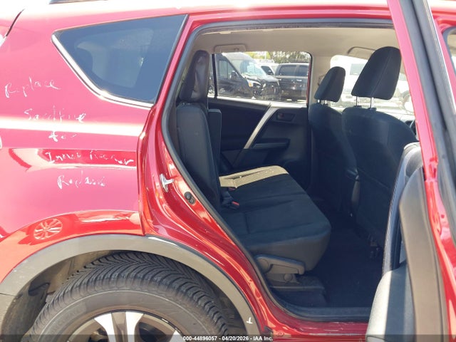 JTMBFREVXHJ172963 Toyota RAV4 LE