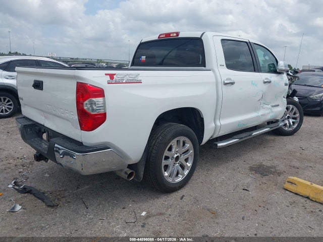 5TFDW5F19JX746940 Toyota Tundra Sr5 5.7l V8