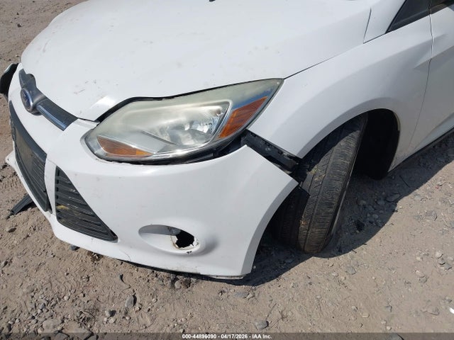 44896090 :رقم المزاد ، 1FADP3F28EL359261 vin ، 2014 Ford Focus Se مزاد بيع