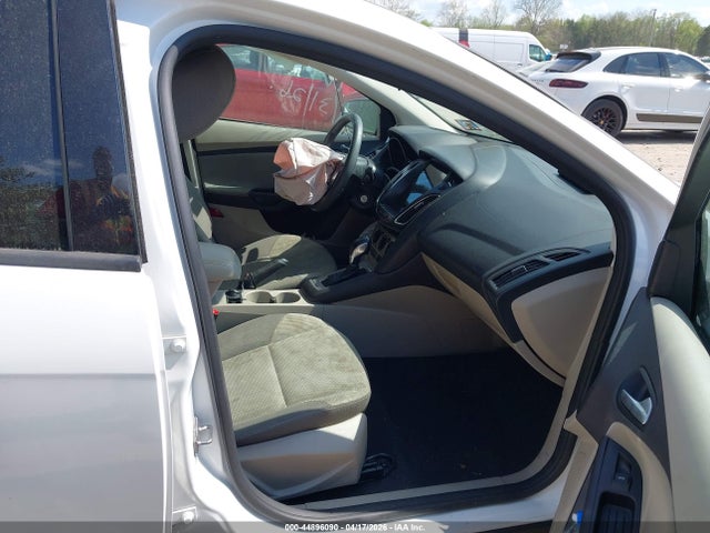 44896090 :رقم المزاد ، 1FADP3F28EL359261 vin ، 2014 Ford Focus Se مزاد بيع