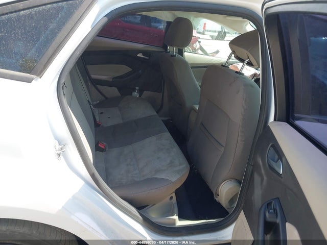 44896090 :رقم المزاد ، 1FADP3F28EL359261 vin ، 2014 Ford Focus Se مزاد بيع