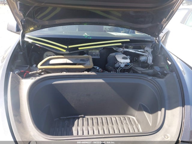 Продаж на аукціоні авто 2021 Tesla Model Y Standard Range Rear-wheel Drive, vin: 5YJYGDED4MF106198, номер лоту: 44896227